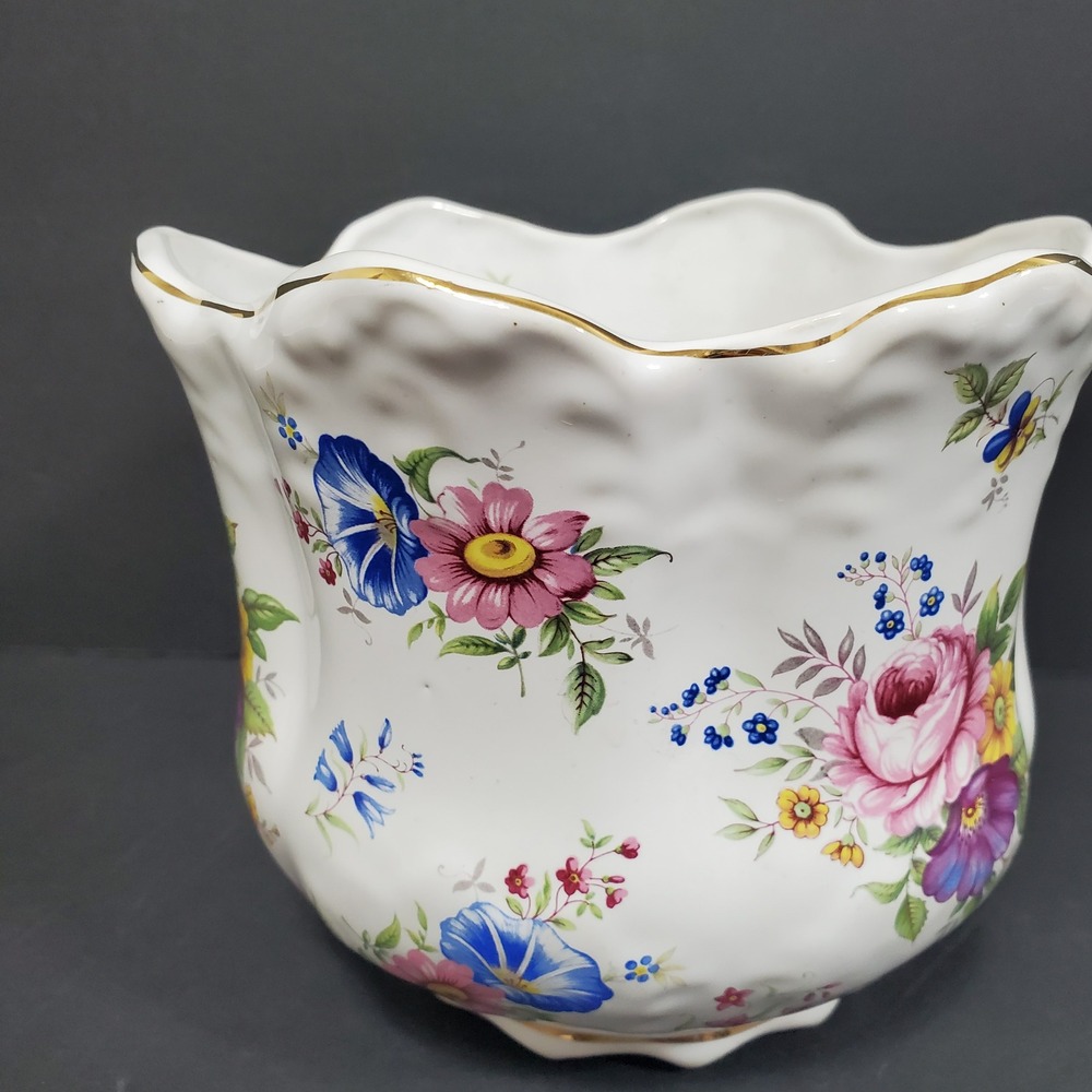 Staffordshire Cachepot Planter  5in White Floral Scalloped Gold